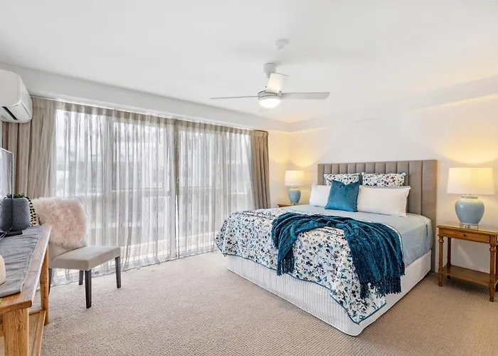 Deluxe Three-Bedroom Room